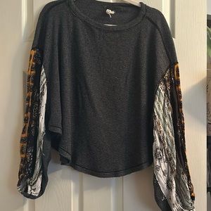 Free people/we the free waffle baloon patchwork sleeve shirt